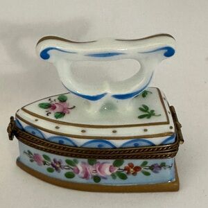 Charming Floral Porcelain Trinket Box